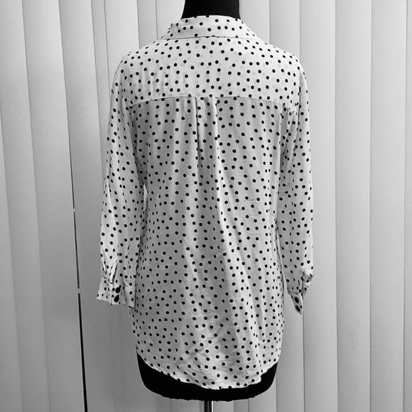 3 Forever 21 long sleeve button down blouses. - Picture 14 of 16